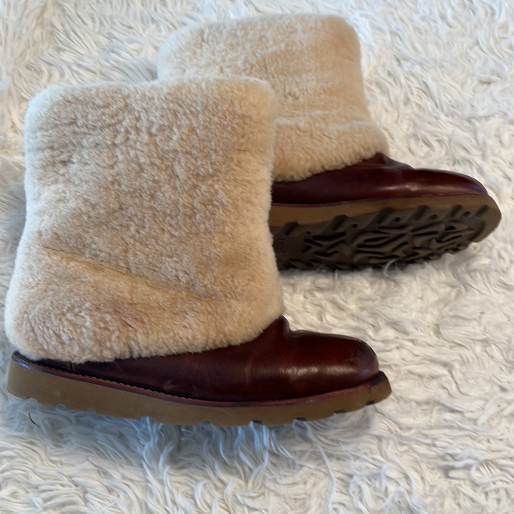 UGG Boots - Size 7 - Picture 4 of 8